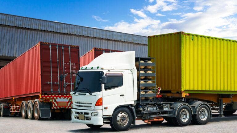 jasa trucking / pengiriman container